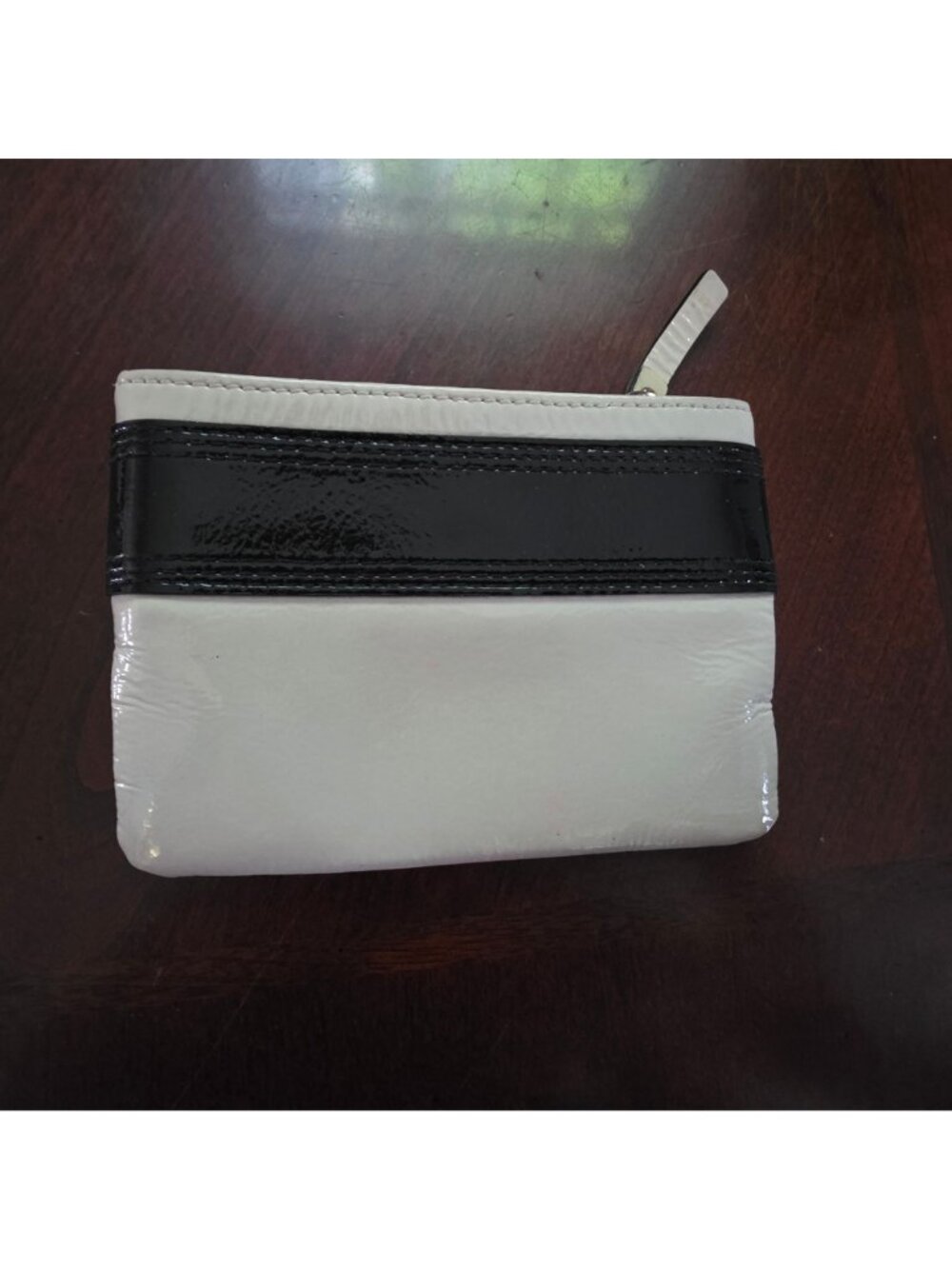 Kate Spade New York Primrose Hill White & Black Patent Leather Zip Coin Pouch - Picture 3 of 8